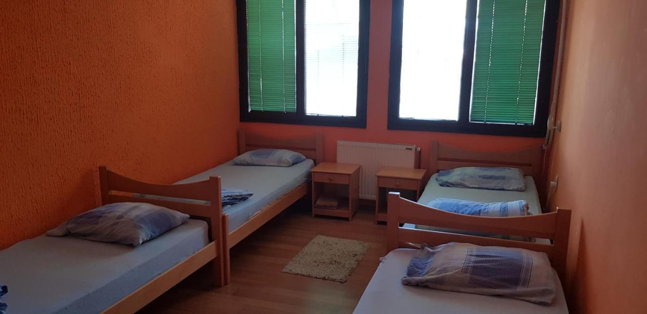 Hostel Av Palanka Zewnętrze zdjęcie