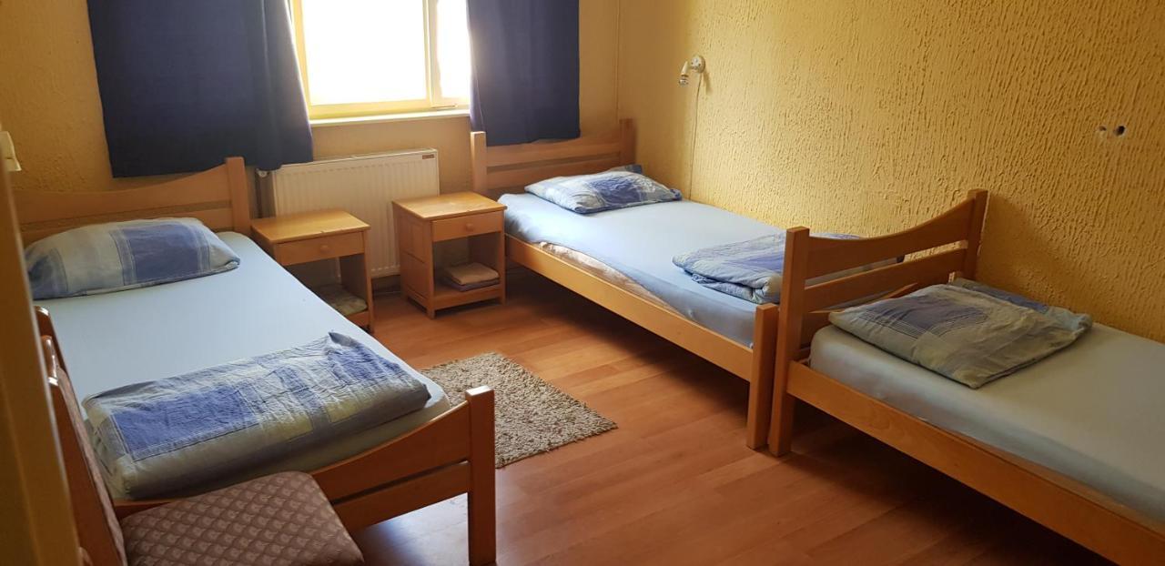 Hostel Av Palanka Zewnętrze zdjęcie